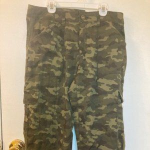 Camo Capris. Size 12. NWT